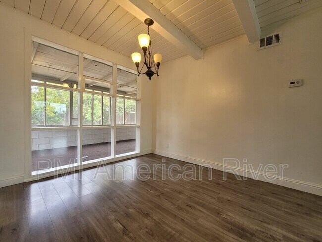 Foto del edificio - 6039 35th Ave