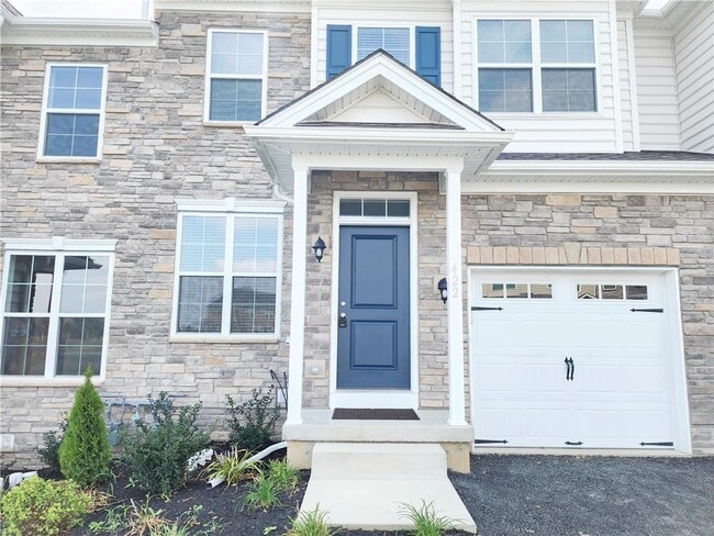 Building Photo - 422 Gray Feather Way
