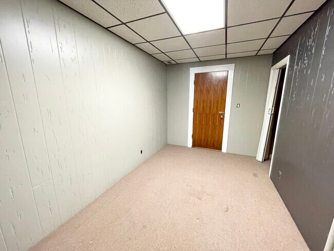 Building Photo - 103 Buttonwood St