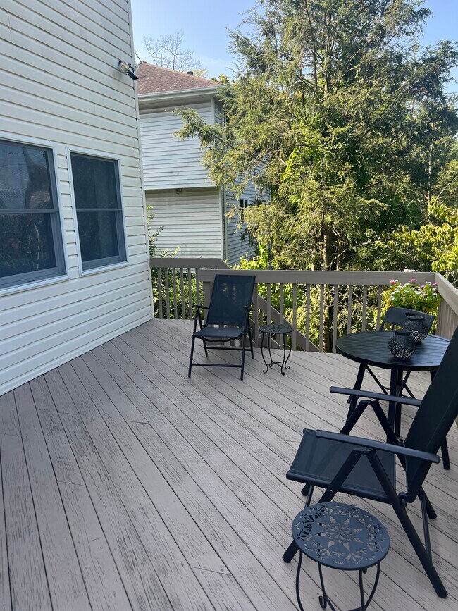 Foto del edificio - 33 Gainsborg Ave E