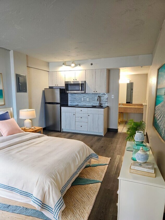 Primary Photo - Remodeled Studio Apartments Near Memorial ...