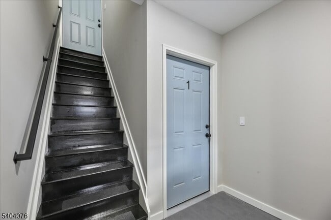 Building Photo - 143 Johnston Ave