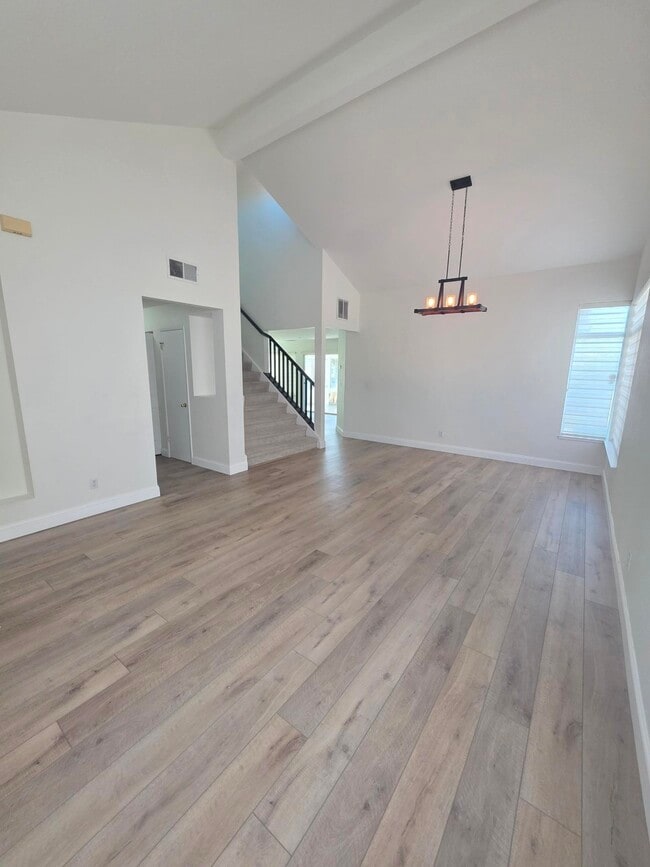 Building Photo - 35 Beechwood Ct