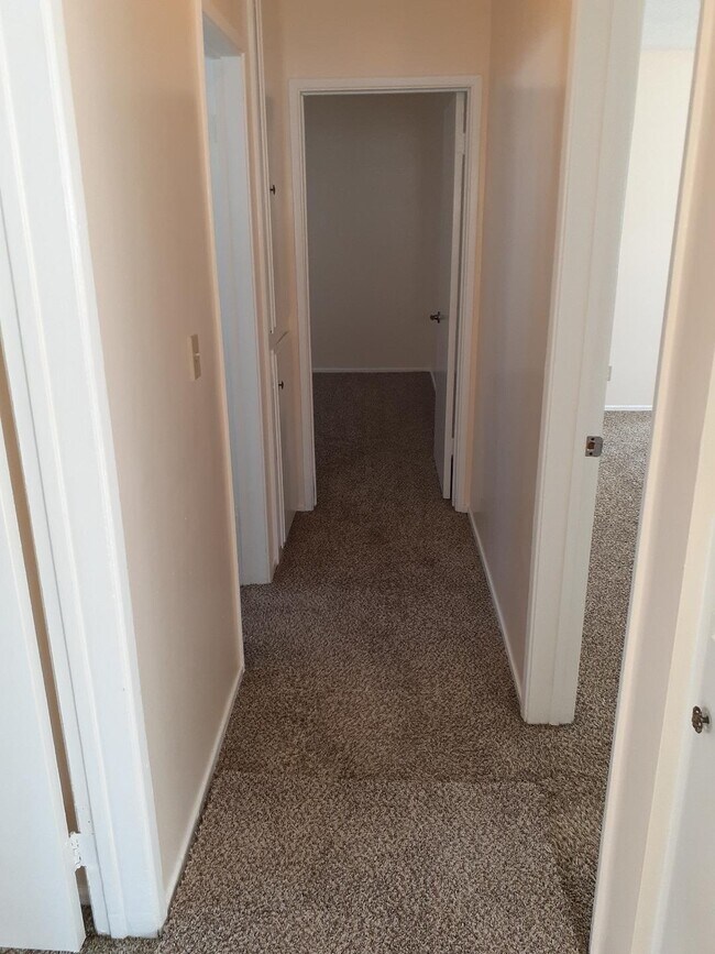 Foto del edificio - 15414 Larch Ave