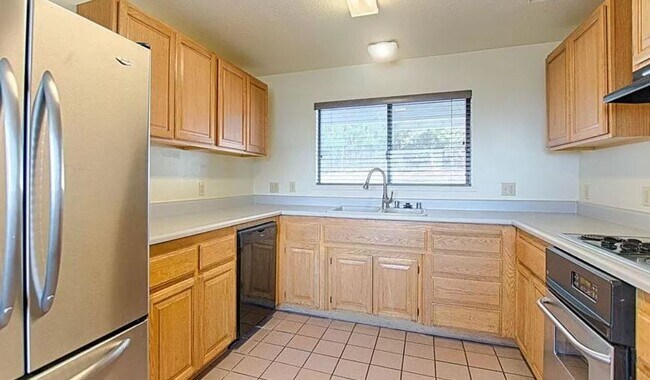 Building Photo - 500 Tolson Ln