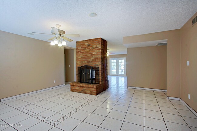 Foto del edificio - 4526 W Altadena Ave