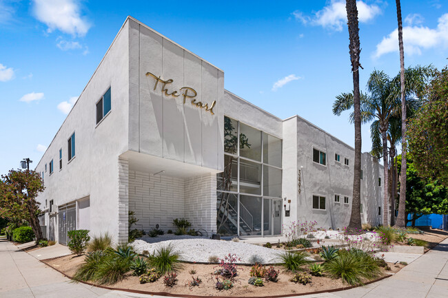 Main Entrance - The Pearl Mar Vista