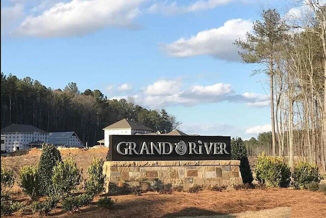 Building Photo - 1019 Grand River Blvd W