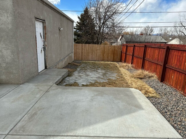 Building Photo - 1875 S Raritan St