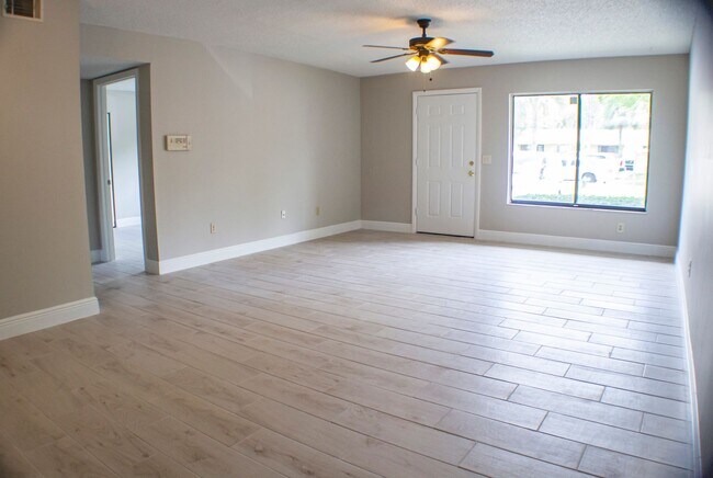 Foto del edificio - Cozy 3 Bed 2 Bath Condo For Rent in Altamo...