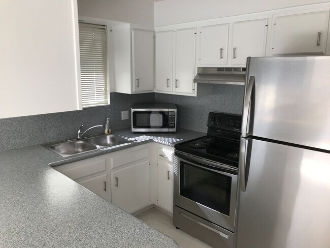 Building Photo - Wonderful 4 Bed, 2 Bath Home in Woods Cross