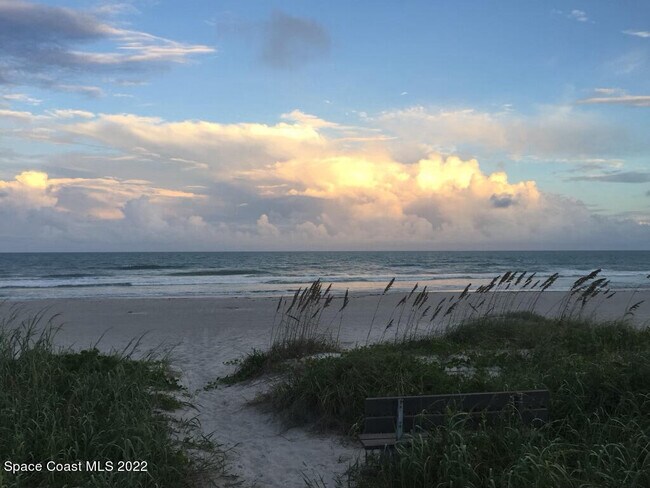 Foto del edificio - 5050 Ocean Beach Blvd