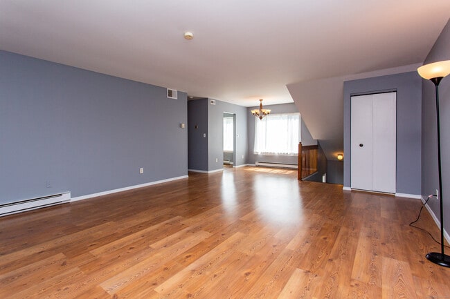 Building Photo - 146 Candlewood Dr