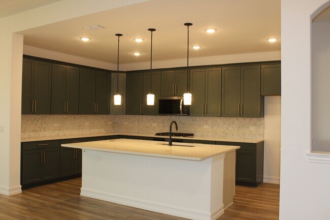 Building Photo - 5 Bedroom Single Family Home in Little Elm
