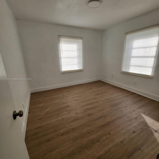 Foto del edificio - 210 SW 30th Ave