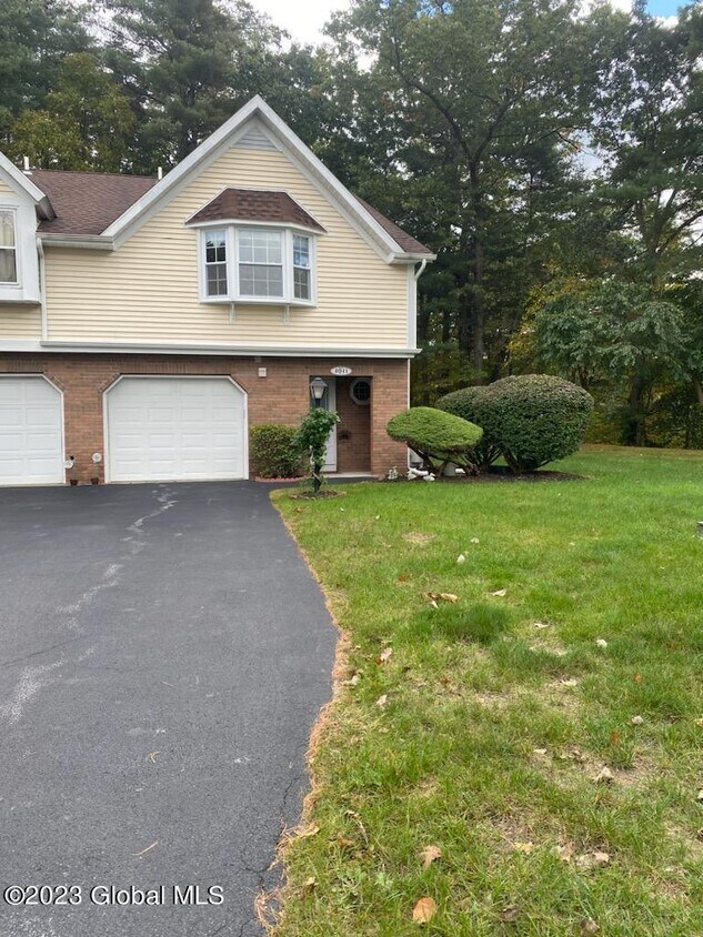 4041 Chaucer Pl, Slingerlands, NY 12159 Townhome Rentals in
