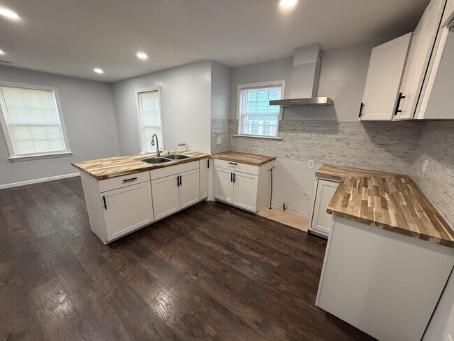 Foto del edificio - 1031 N Belvedere Blvd