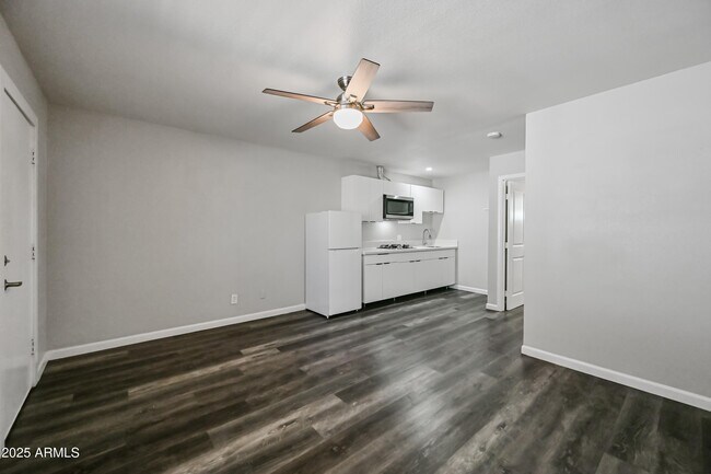 Building Photo - 3025 N 32nd St