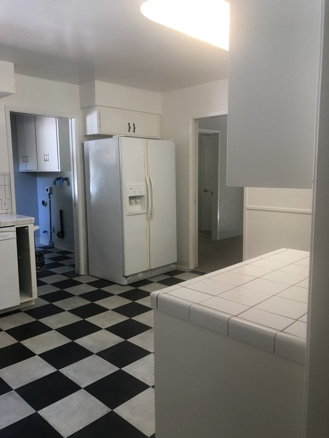 Building Photo - 1217 Josselyn Canyon Rd