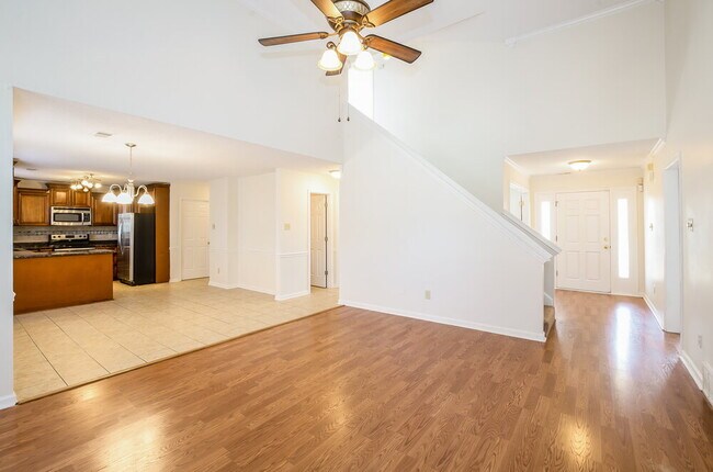 Foto del edificio - 8562 Shingle Oaks Dr