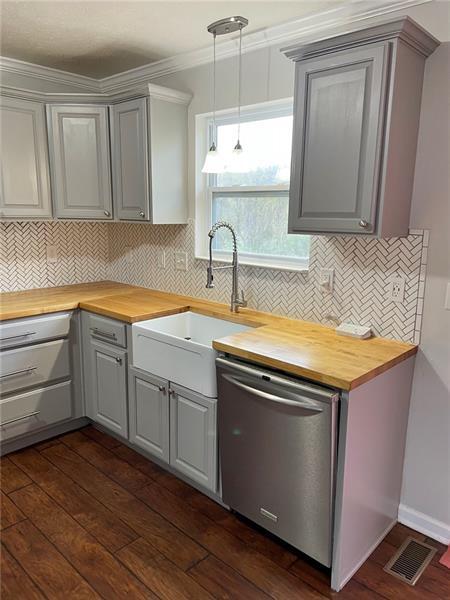 Foto del edificio - 3006 Canterbury Dr