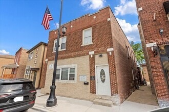 Building Photo - 7136 Windsor Ave