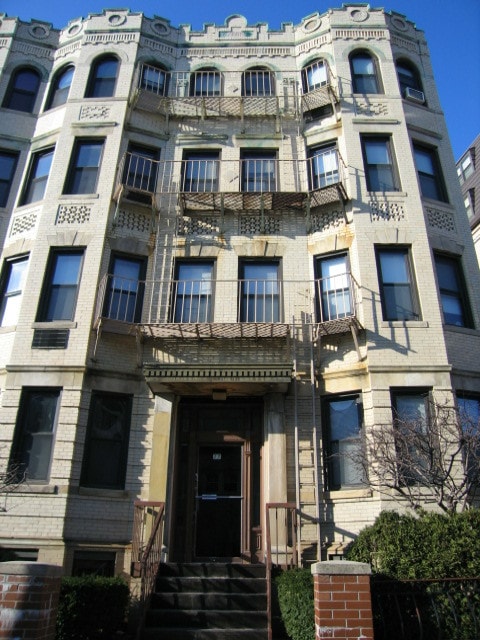 Building Photo - 77 Hancock St
