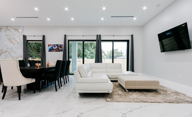 Foto del edificio - 909 NW 4th Ave