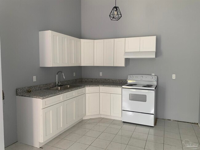 Foto del edificio - 6818 Tiki Ln