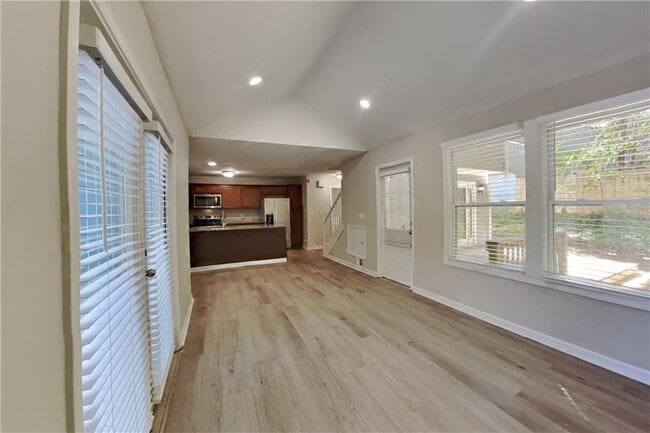 Building Photo - 3867 Buckland Dr SW