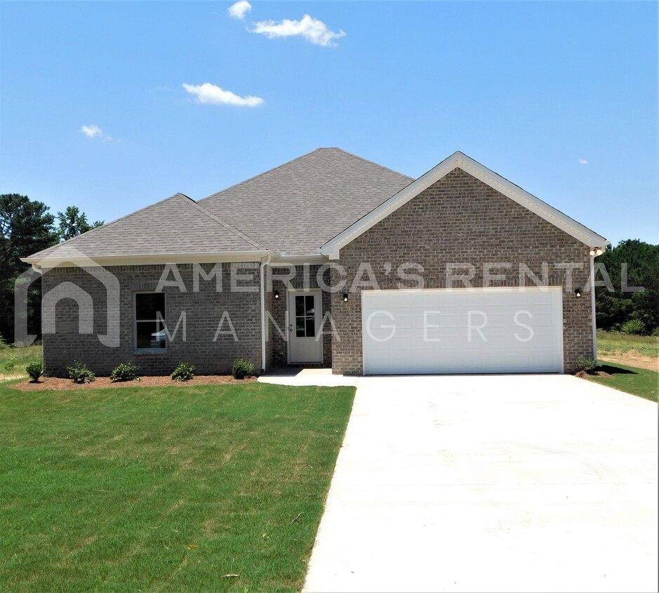 Foto principal - Home for Rent in Jasper, AL...AVAILABLE TO...