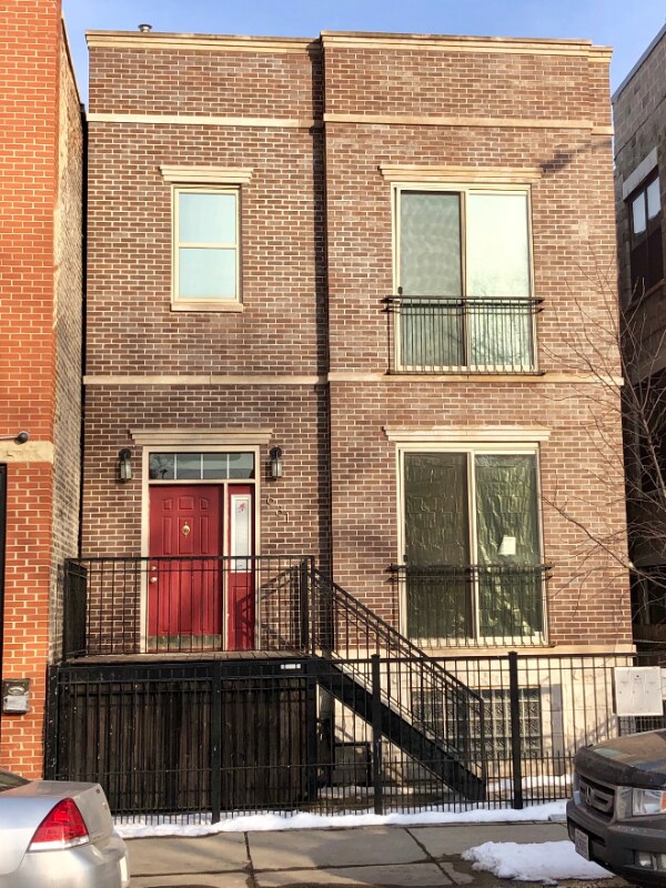 Foto del edificio - 631 N Kedzie Ave