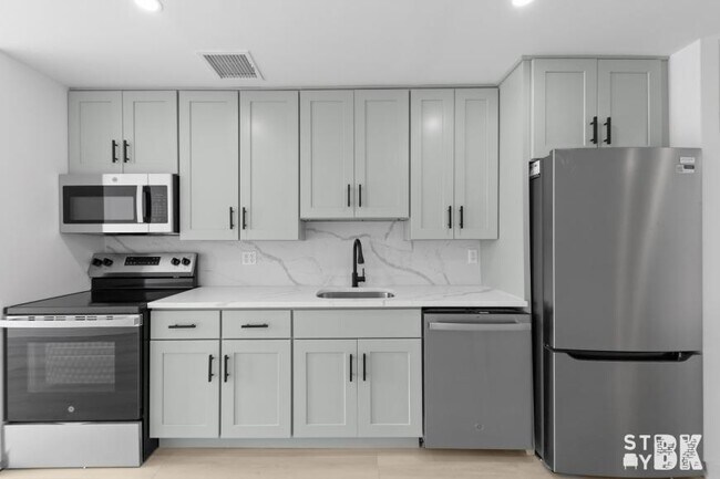 Foto del edificio - 1 bedroom in BROOKLYN NY 11226