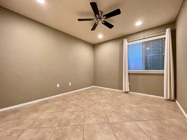Foto del edificio - 3468 Flowstone Ln