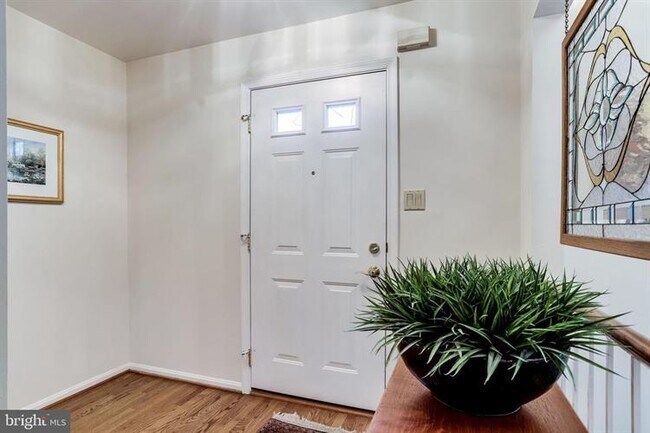 Building Photo - 7800 Butterfield Ln