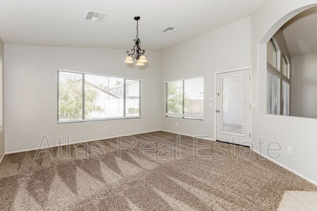 Building Photo - 1228 W Busa Dr