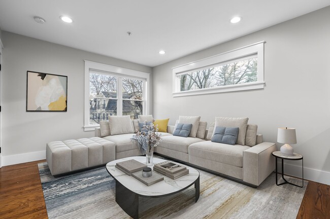 Photo - 189 Chestnut Ave Townhome