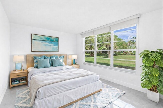 Foto del edificio - 500 Oaks Ln