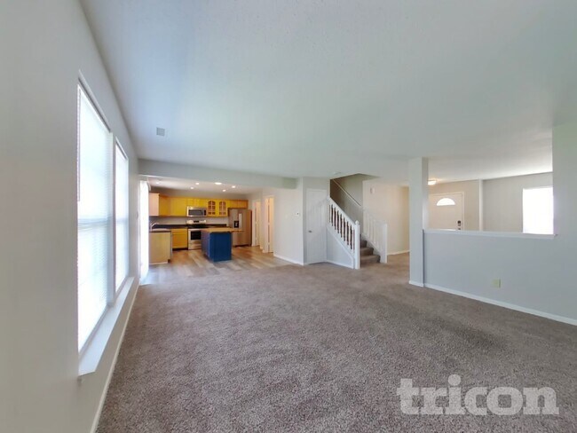 Foto del edificio - 712 Holly Rose Way