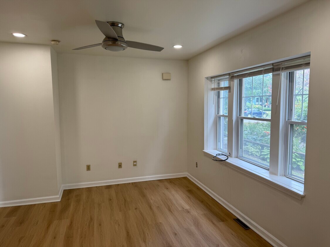 Foto principal - 121 Linwood Ave