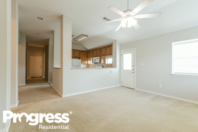 Foto del edificio - 13208 Lake Breeze Ln