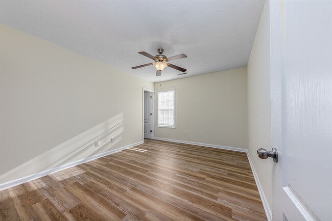 Building Photo - 205 Grove Ln