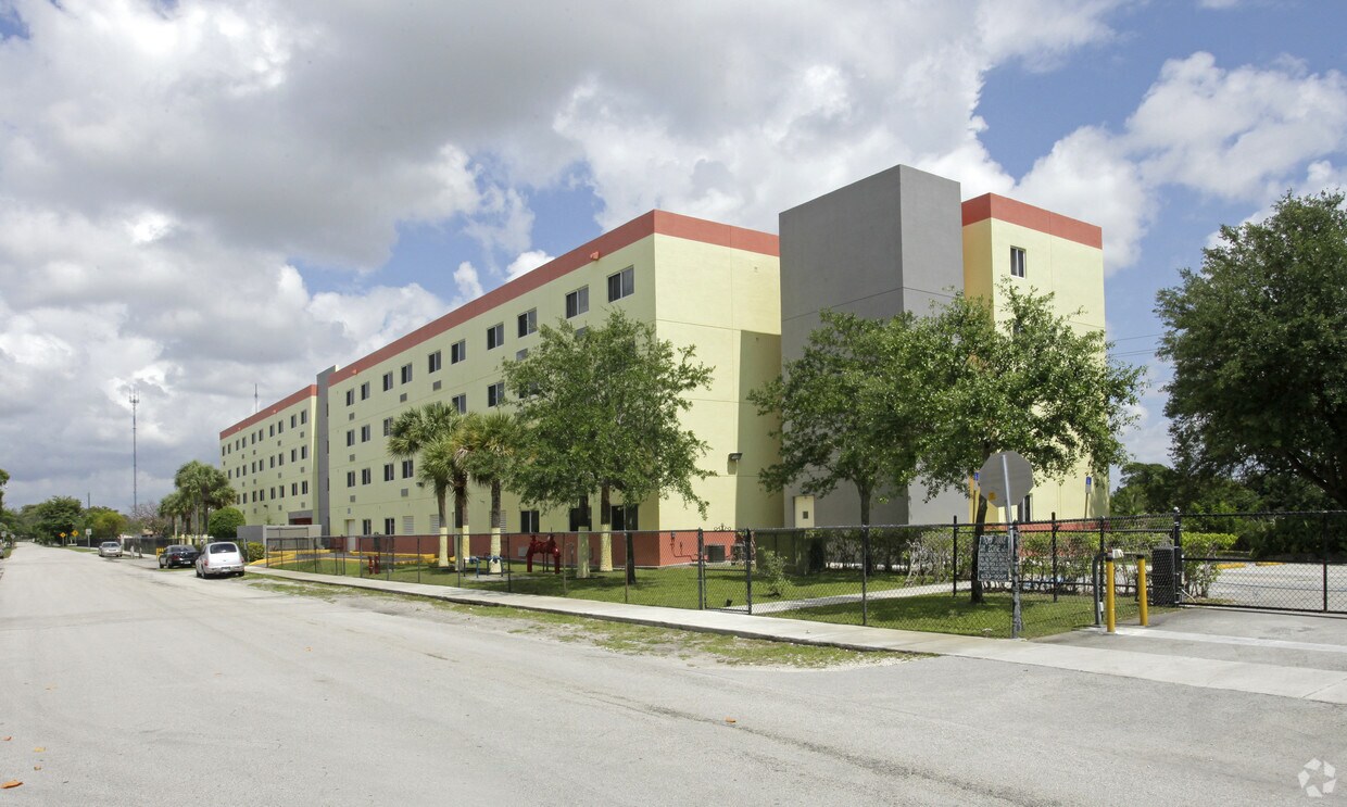 Foto principal - Sierra Lake Apartments