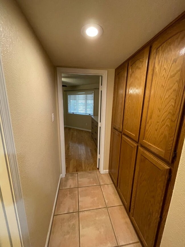 Building Photo - Del Valle Terrace - Luxury Townhome for Rent!