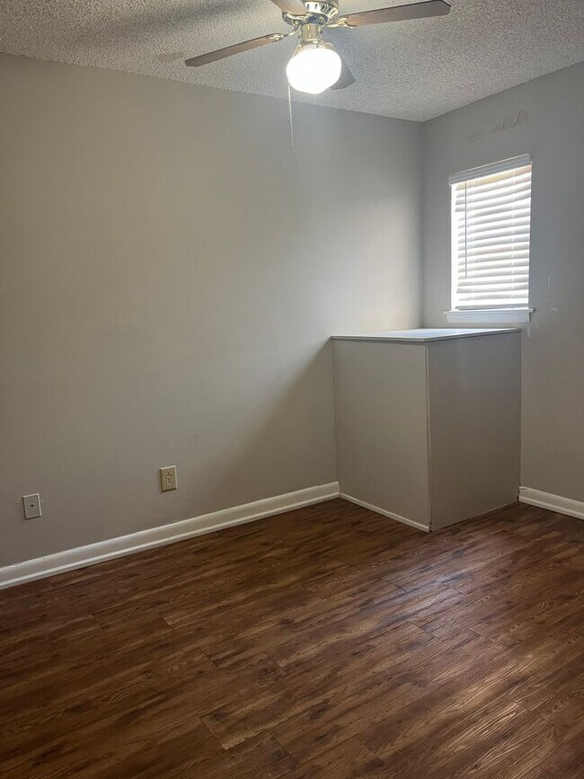 Foto del edificio - 14 Low Hill Ln