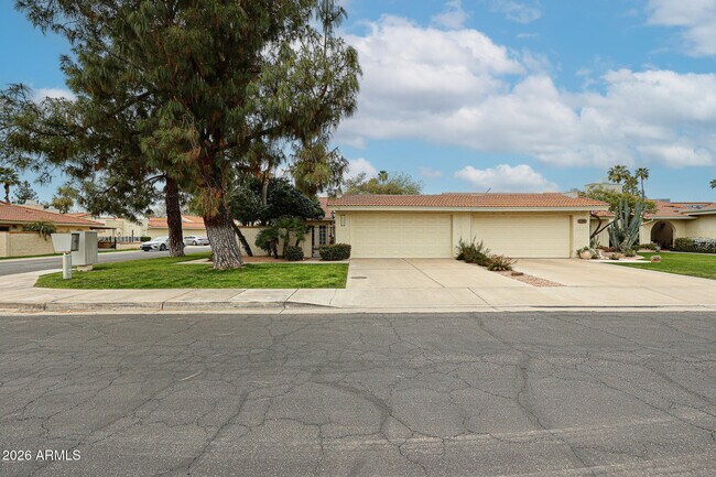 Foto del edificio - 7720 N Pinesview Dr