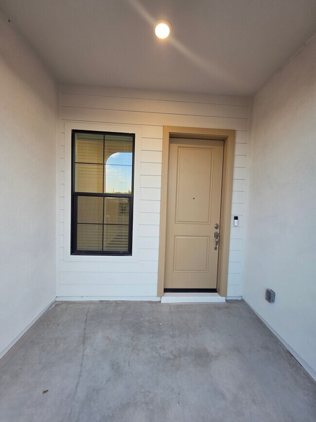Building Photo - 8232 E University Dr