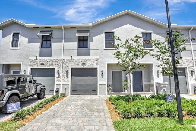 Foto del edificio - 877 NW 3rd Way