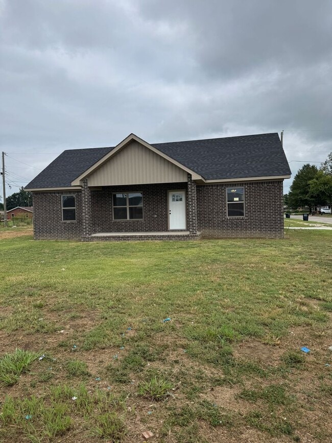 Building Photo - 1200 Mulberry Dr