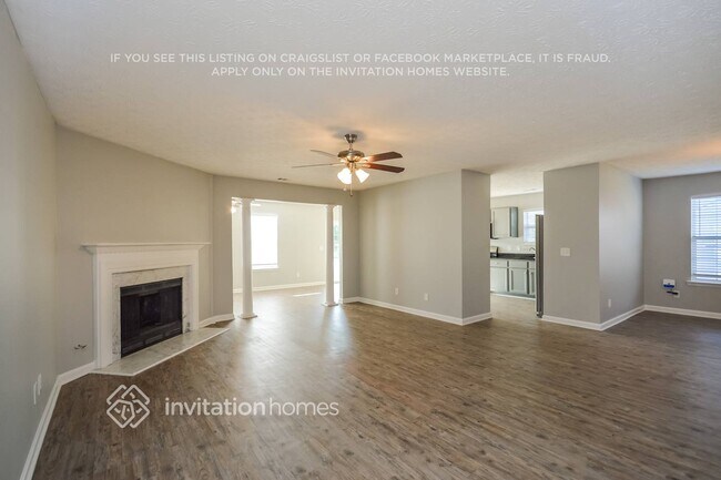 Foto del edificio - 423 Crested View Dr